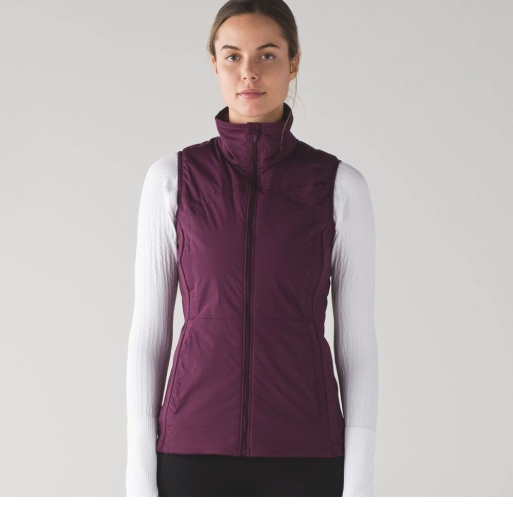 Lululemon Run For Cold Vest in purple Size 8